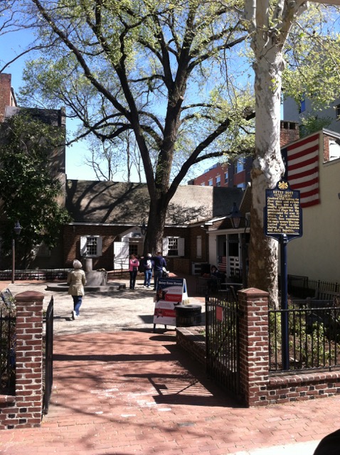 A Photo of Betsy Ross' house